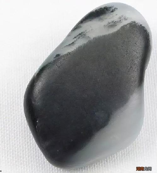 怎么看和田籽料青花真假,和田籽料青花鉴定真伪的秘诀解析