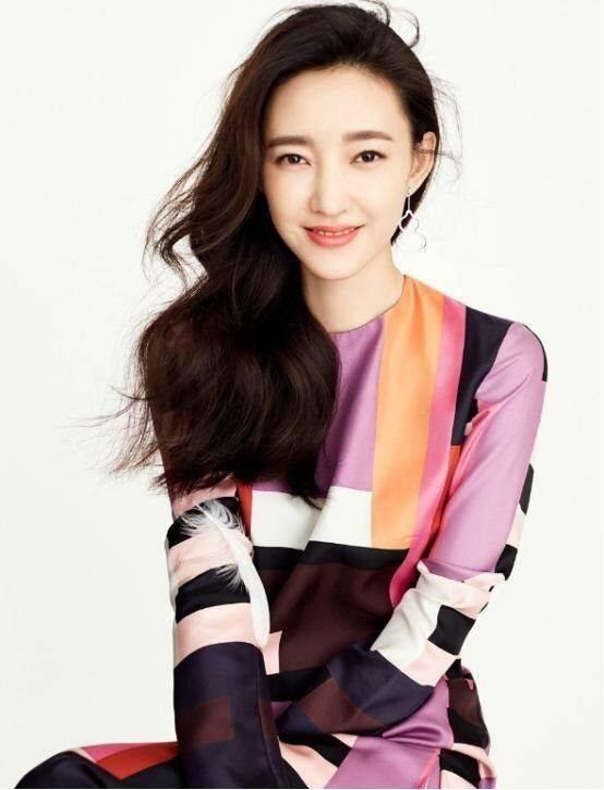 明星姓什么容的,揭秘姓“容”明星的璀璨人生